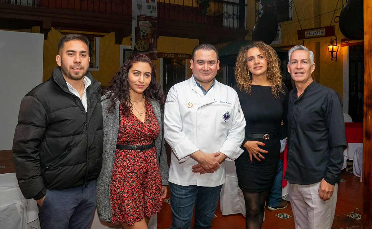 Alejandro Montaño, Alejandra Córdova, Mario Rojas, Norma Díaz y Diego Durán