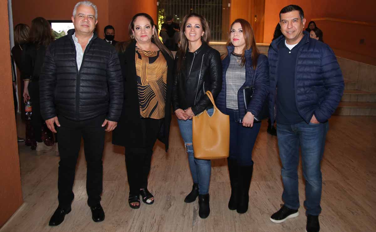 Humberto Salinas, Sandra Flores, Graiela Flores, Azalea Hernández y Benito Siller / Fotos: Roberto Alvarado