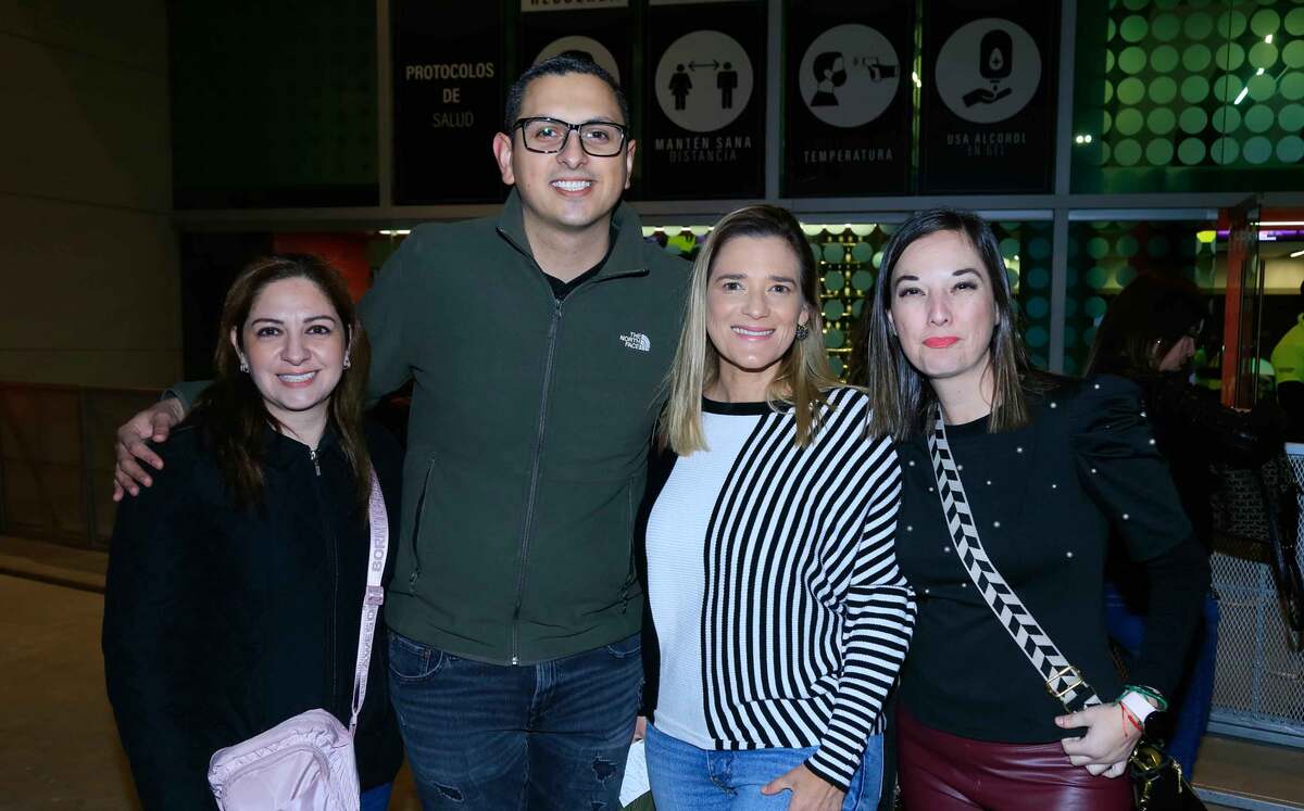 Laura Rosales, Juan Rosales, Ale Cubero y Rocio García
