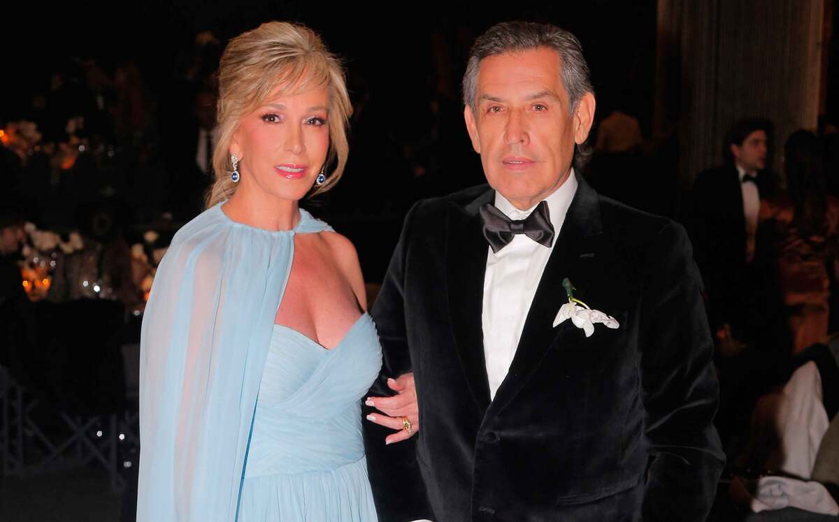 PAPÁS DE LA NOVIA. Claudia Guerra de Camarillo y Rodolfo Camarillo