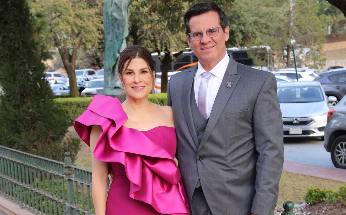 PAPÁS DE LA NOVIA. Susana Dávila de De la Garza y Fernando De la Garza