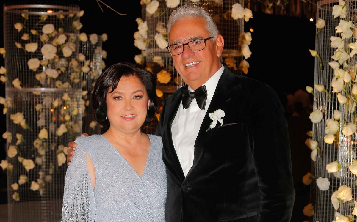 PAPÁS DEL NOVIO. Rosa María Villegas y Jesús Gil