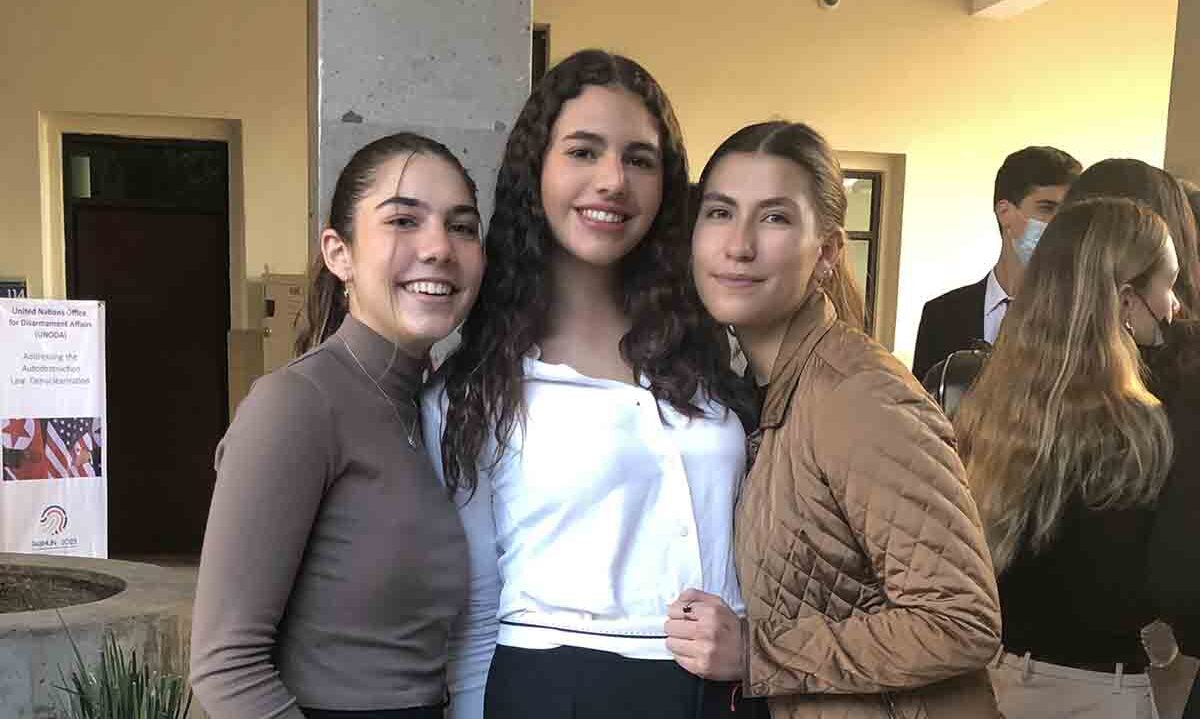 Lorenza Cortázar, Henett Gali y Valeria Rodríguez