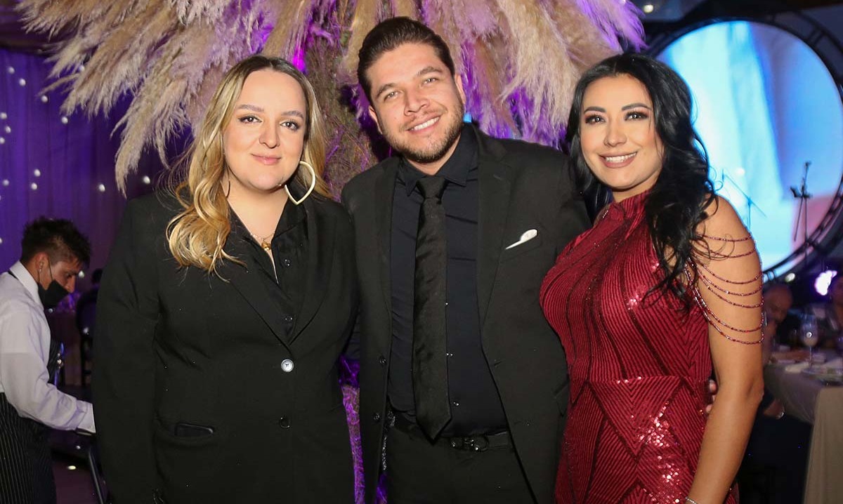 Mónica Arévalo, Héctor Monsalvo y Alexa Barroso