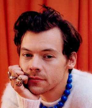 Harry Styles bebe agua de su zapato en concierto; ¿por qué? | Video (Instagram)