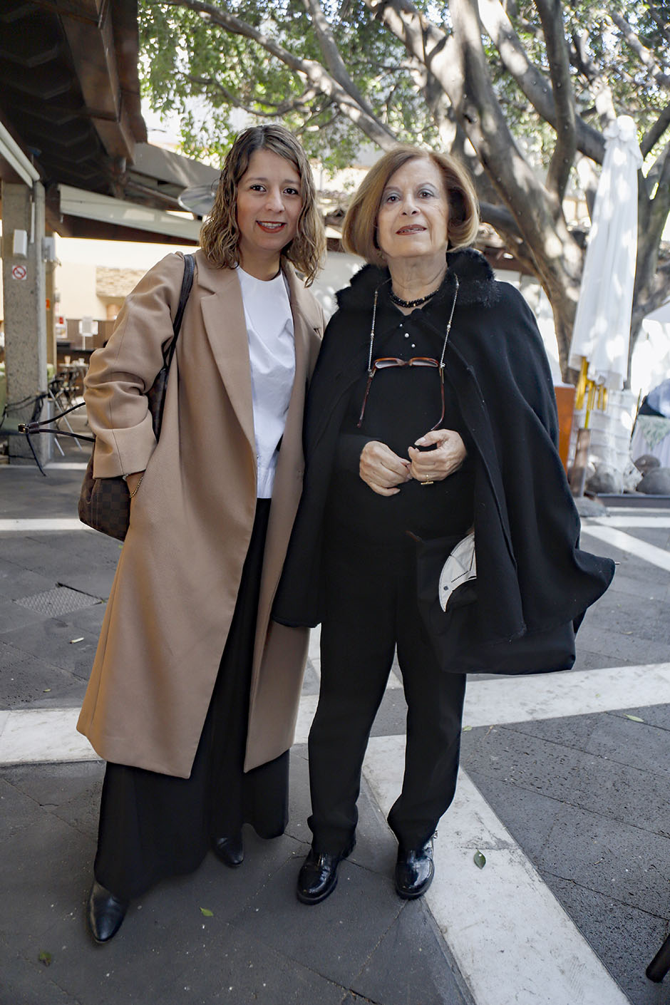 Azucena Ruiz y Carmina Regalado