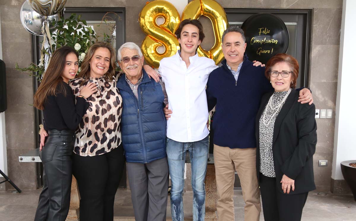 María Teresa, Mayte, Javier, Leonardo, Guillermo y Amanda