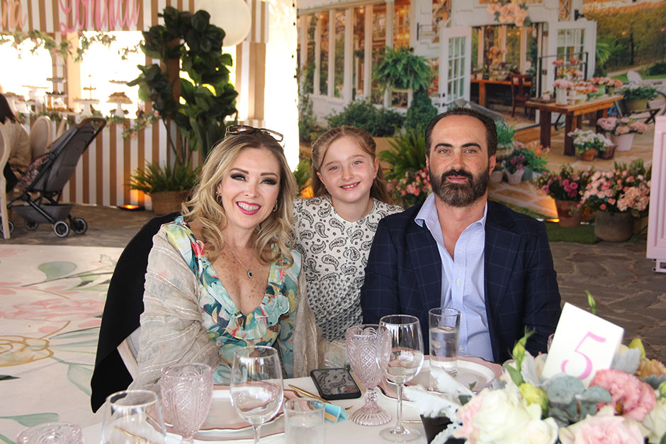 Myrna Oliveras, Maryfer Gonzáñez y Eduardo González.