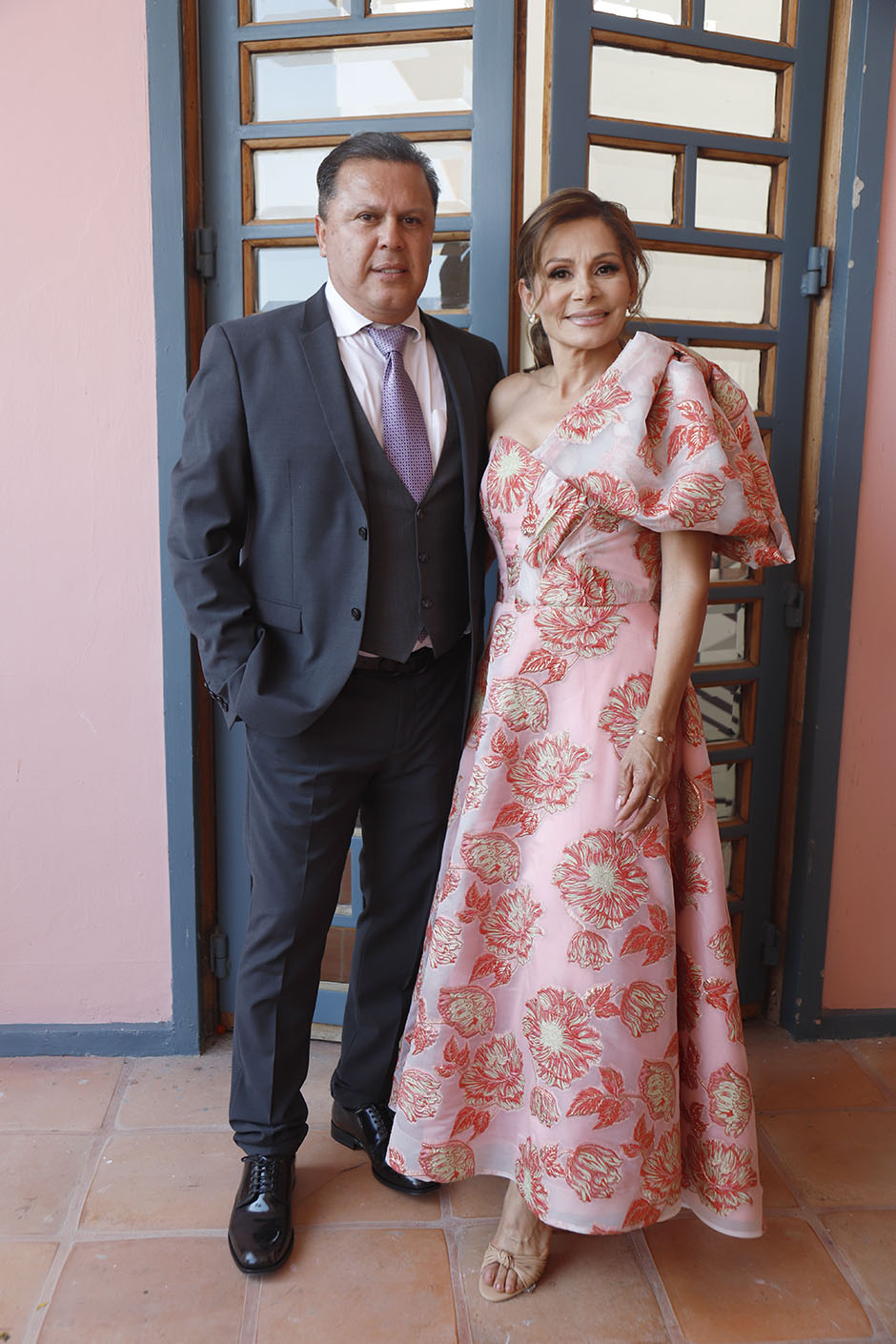 02 Papás de la novia. Ismael Magaña y Raquel Mendoza