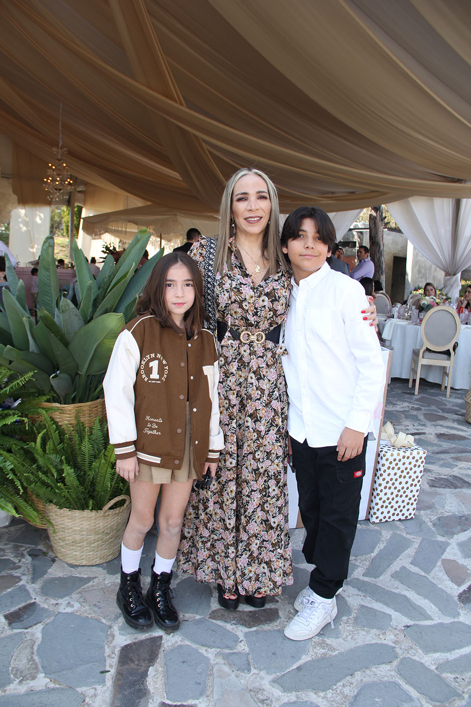 Valentina Cruz, Sonia de Cruz y Alfonso Cruz