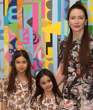 Zoe Saldívar, Nicole Saldívar y Brenda Martínez de Saldívar