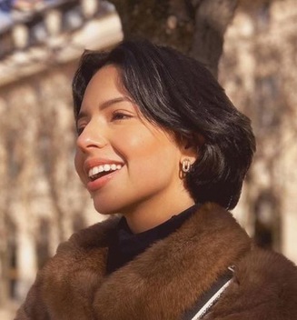 Ángela Aguilar luce bodysuit con transparencias que brilla desde París (Instagram)