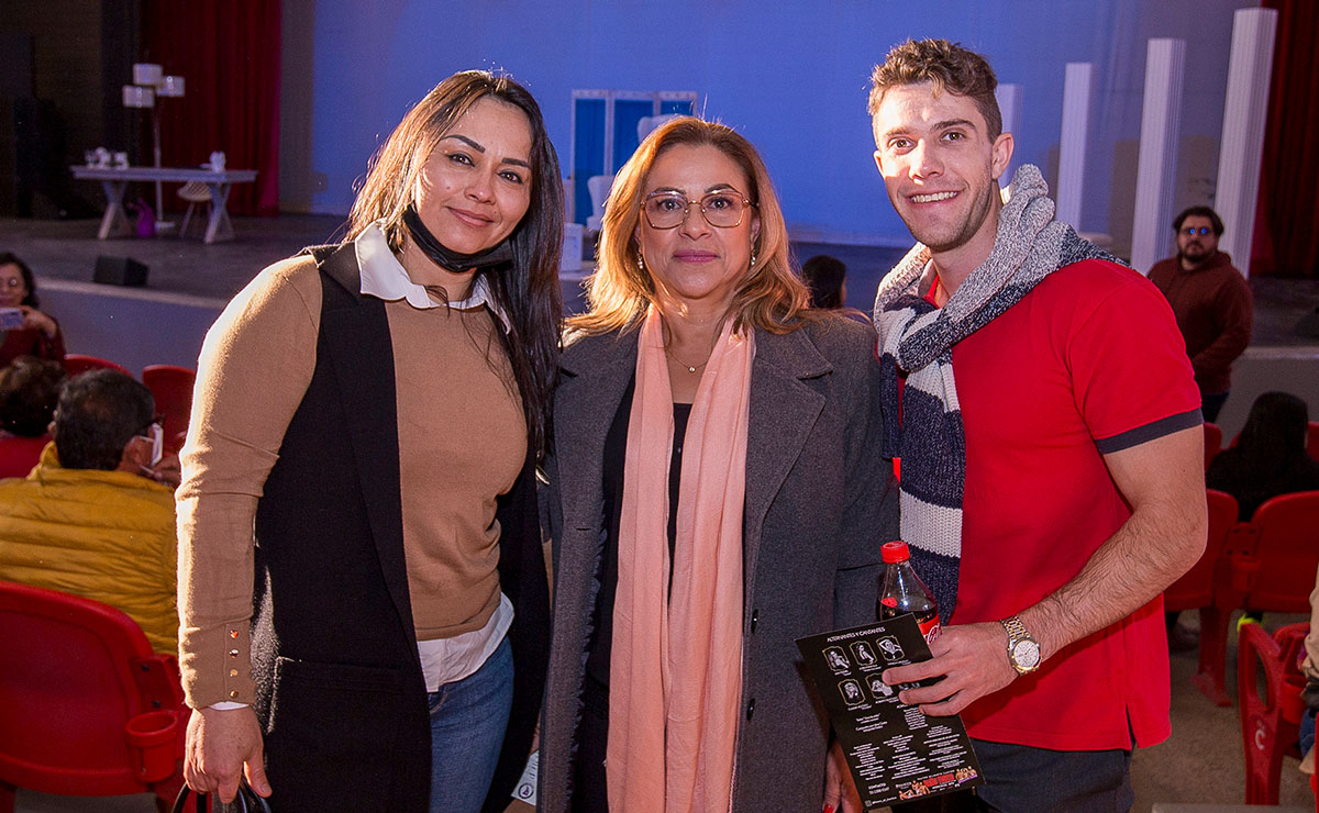 Antonio López, Teresa Sosa y Kenia Santana