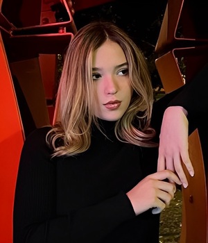 Mía Rubín reaparece tras la separación de sus padres presumiendo cinturita (Foto: Instagram)