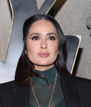 Salma Hayek luce el vestido transparente más atrevido y elegante (Getty)