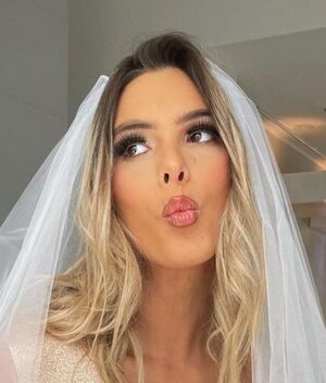 Lele Pons en su boda de Miami con lujoso y brillante vestido de novia (Instagram)