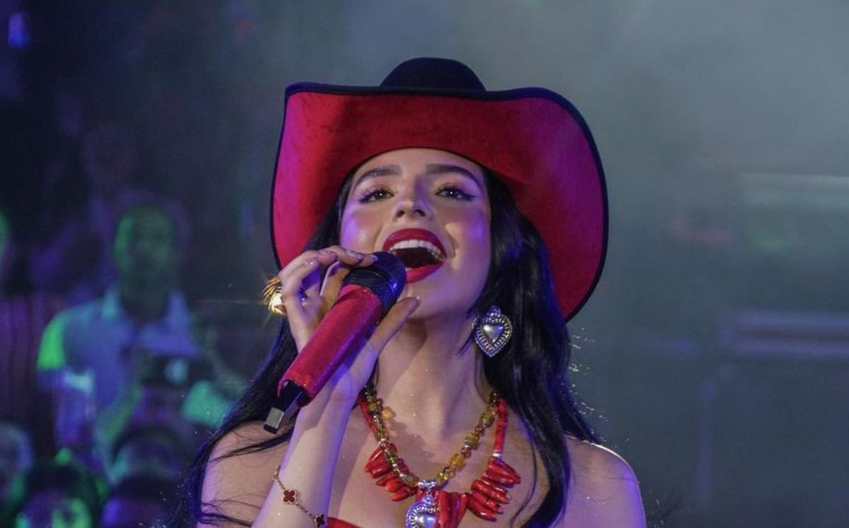 Ángela Aguilar es rechazada por hombre que no se quiere tomar foto (Instagram)