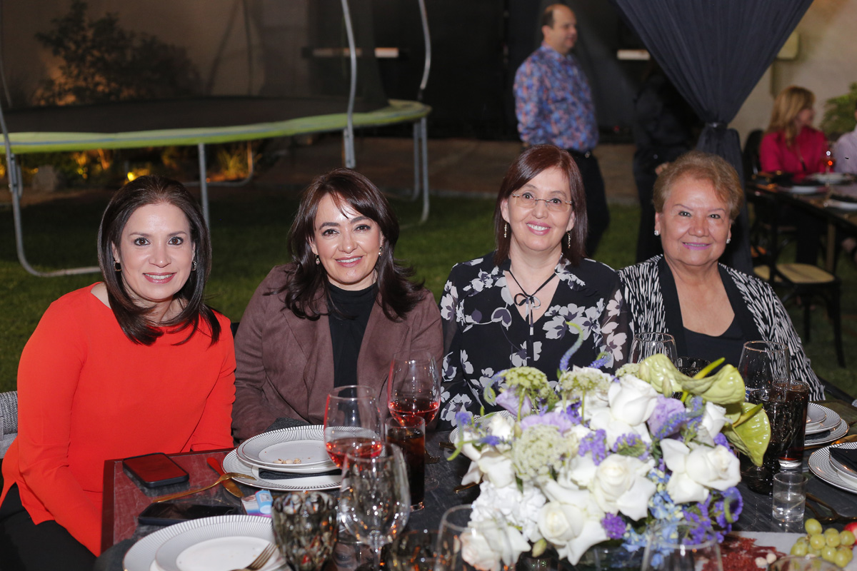 Adriana Juarez, Irina Cantú, Claudia Cantú y Lourdes GÓmez