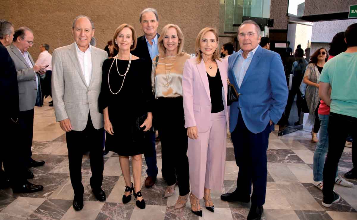 Alberto De la Garza Evia, Tata Páez de De la Garza Evia, David Fernández, Elisa Sada de Fernández, Clara Quintanilla y Carlo Quintanilla