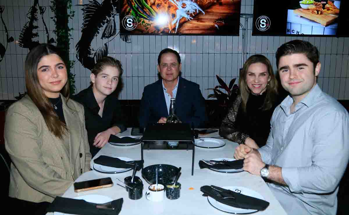 Ana Lucía Aguilar, Santiago Aguilar, Ernesto Aguilar, Gaby Orci de Aguilar y Ernesto Aguilar / Fotos: Omar Valdez
