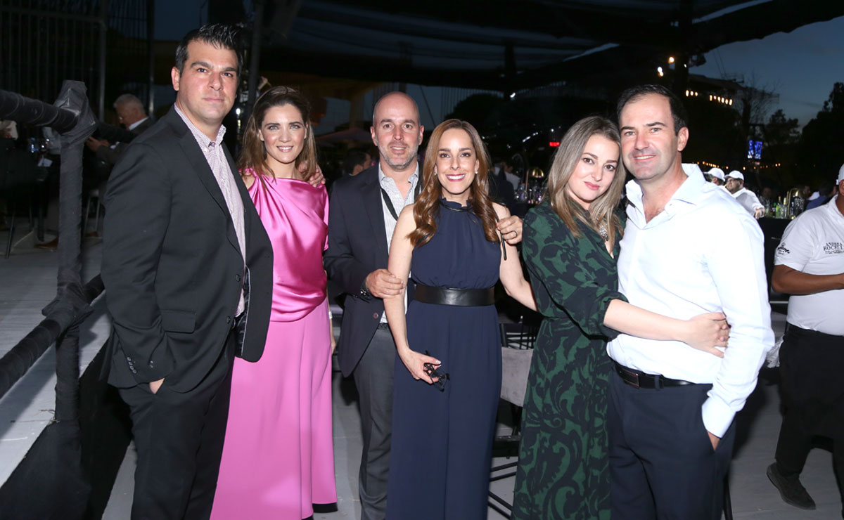 Sofía, Roberto, José Antonio, Paulina, Maty y Ricardo