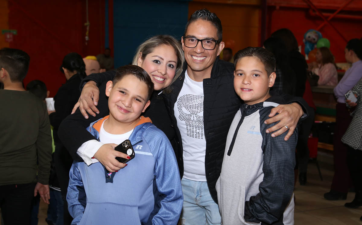 Pamela, Mateo, Kike y Tadeo
