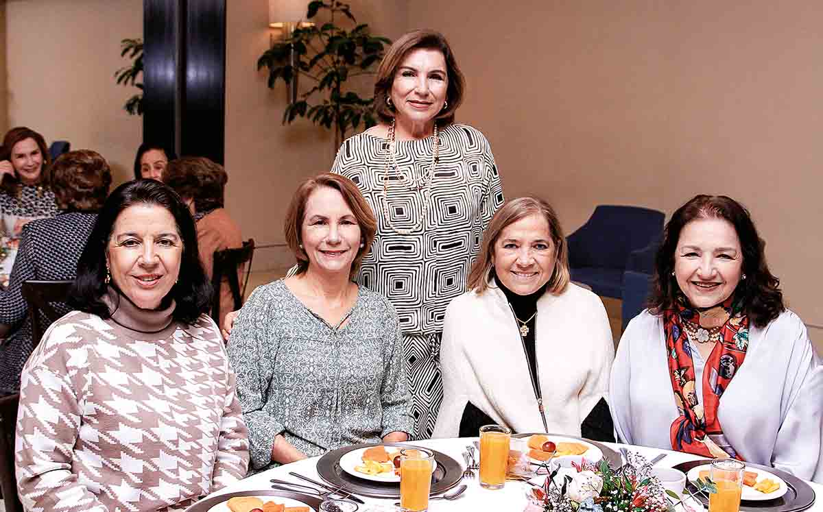 Elvia de Villarreal, Luz de Llerena, Tetis de Willis, Arantza de Gochicoa y Lourdes de Elizondo / Fotos: José Chang