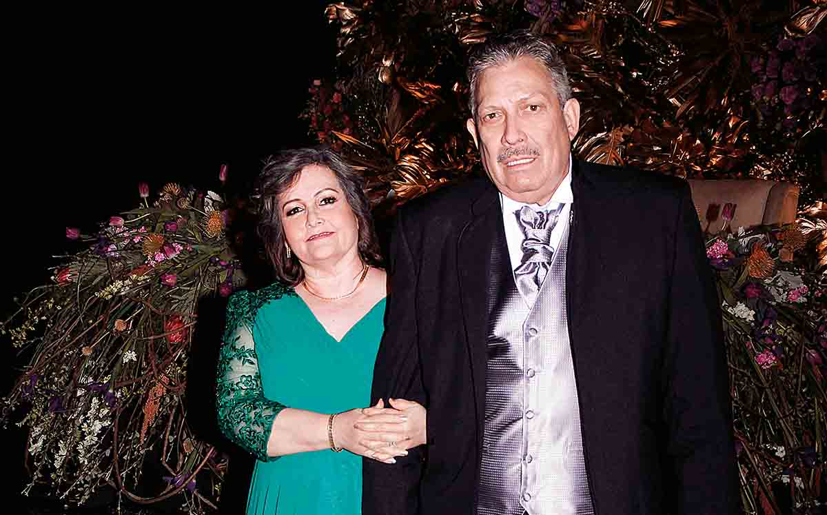 Papás de la novia. María Elena Becerra y Jesús Stolberg / Fotos: José Chang