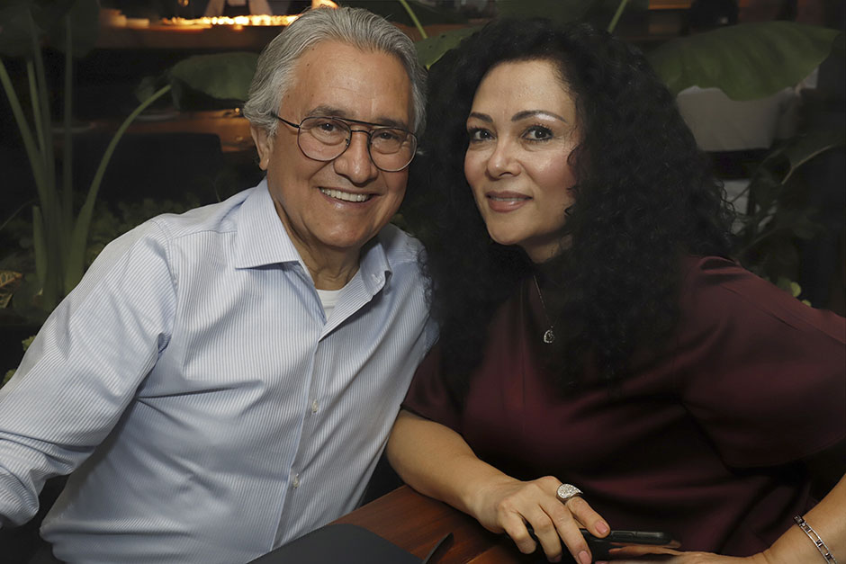 Fernando Espinosa de los Monteros y Maris Guajardo