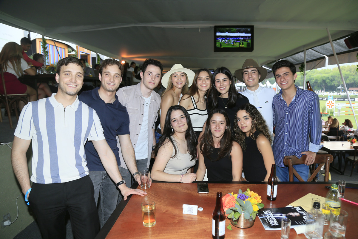 Gabriel Villarreal, Marcelo Villarreal, Joaquín Garza, Mariana Safi, Valeria Guerra, María José Guerra, Rafael Garza, Jorge Romero, Raquel Álvarez, Mó