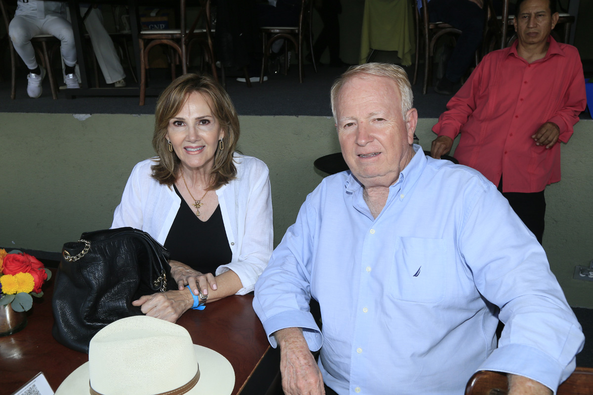 Liz Garza y Javier Parás