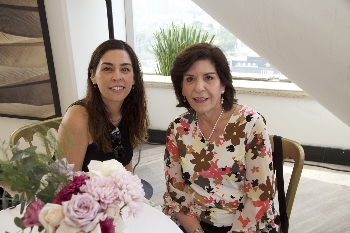 Roberta Padilla y Magda Barrera