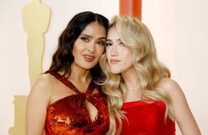 Salma Hayek le prestó a Valentina Paloma su vestido de los Oscars (Foto: Getty)