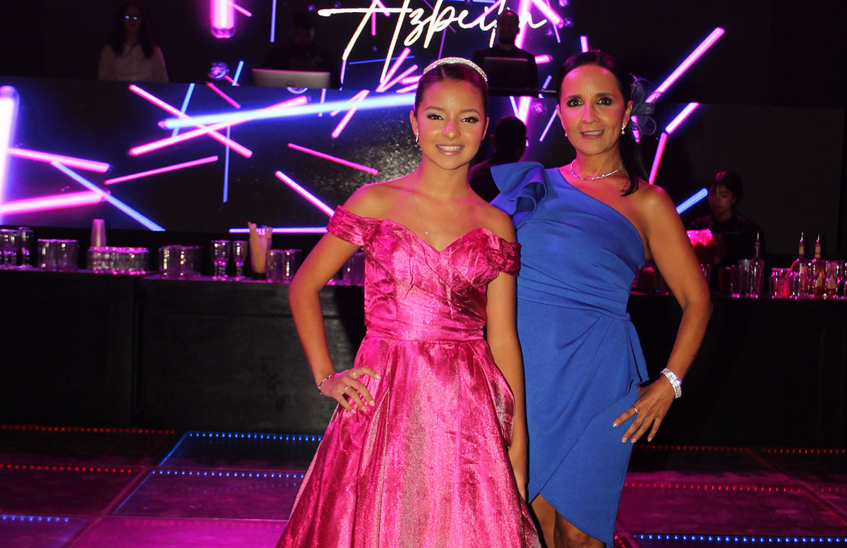 01 Valentina Azpeitia y Norma Azpeitia