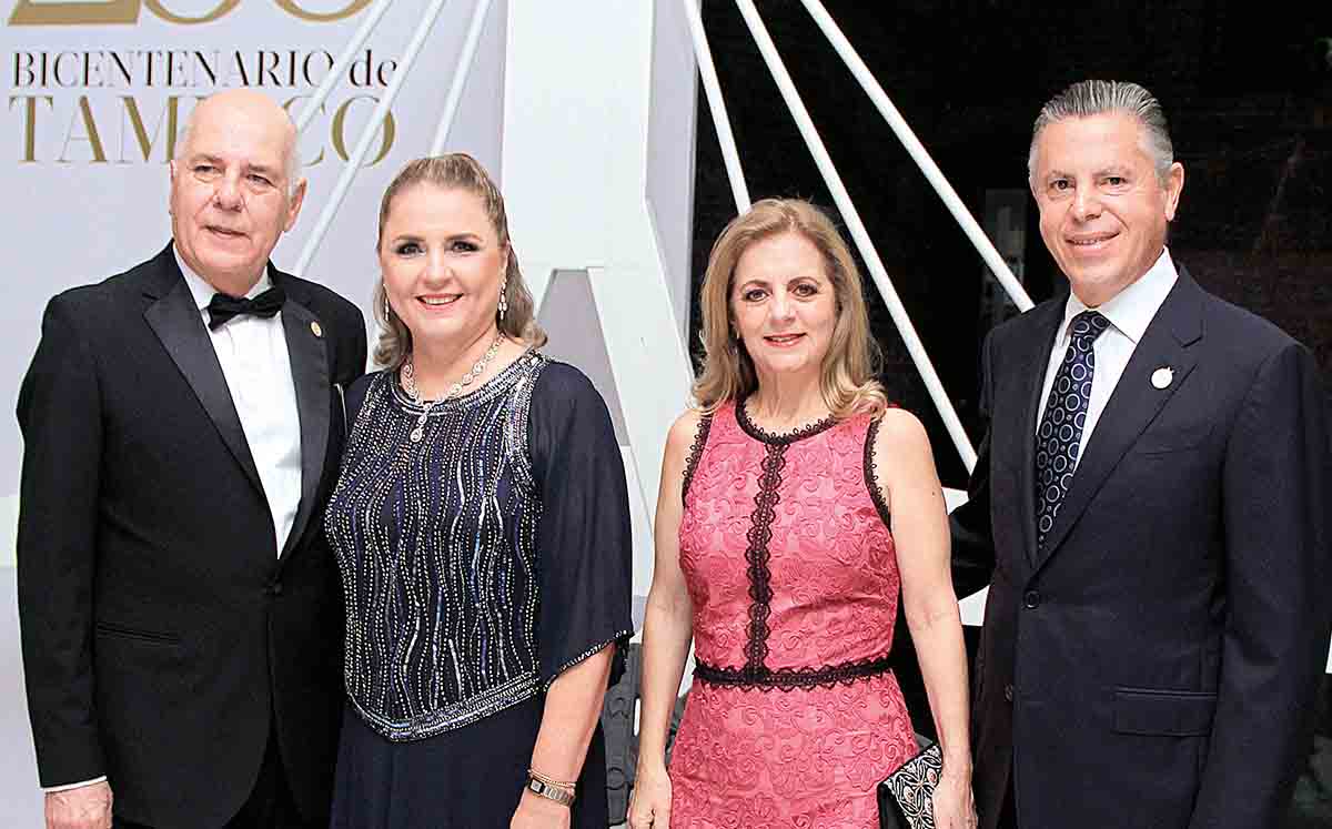 Carlos Azcarraga, Begoña de Azcarraga, Aida Feres y Jesús Nader / Fotos: José Chang