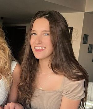 Elissa Soto, hija de Geraldine Bazán, tiene el mini vestido perfecto (Foto: Instagram)