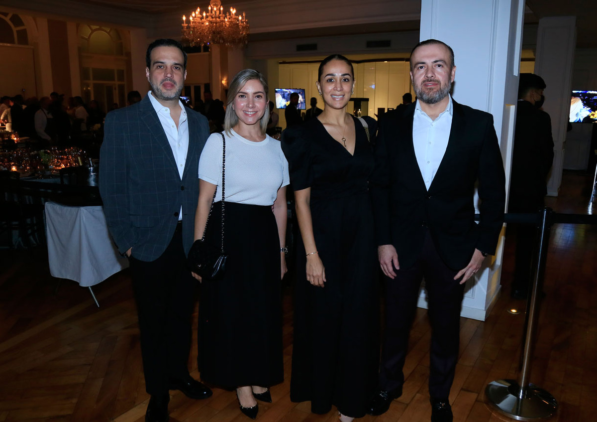 Juan Mendez, Aurora Martell de Mendez, Daniela Cubos y Daniel Domínguez