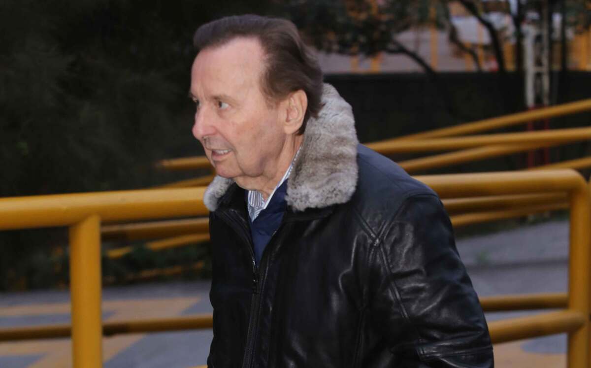 Tomás González