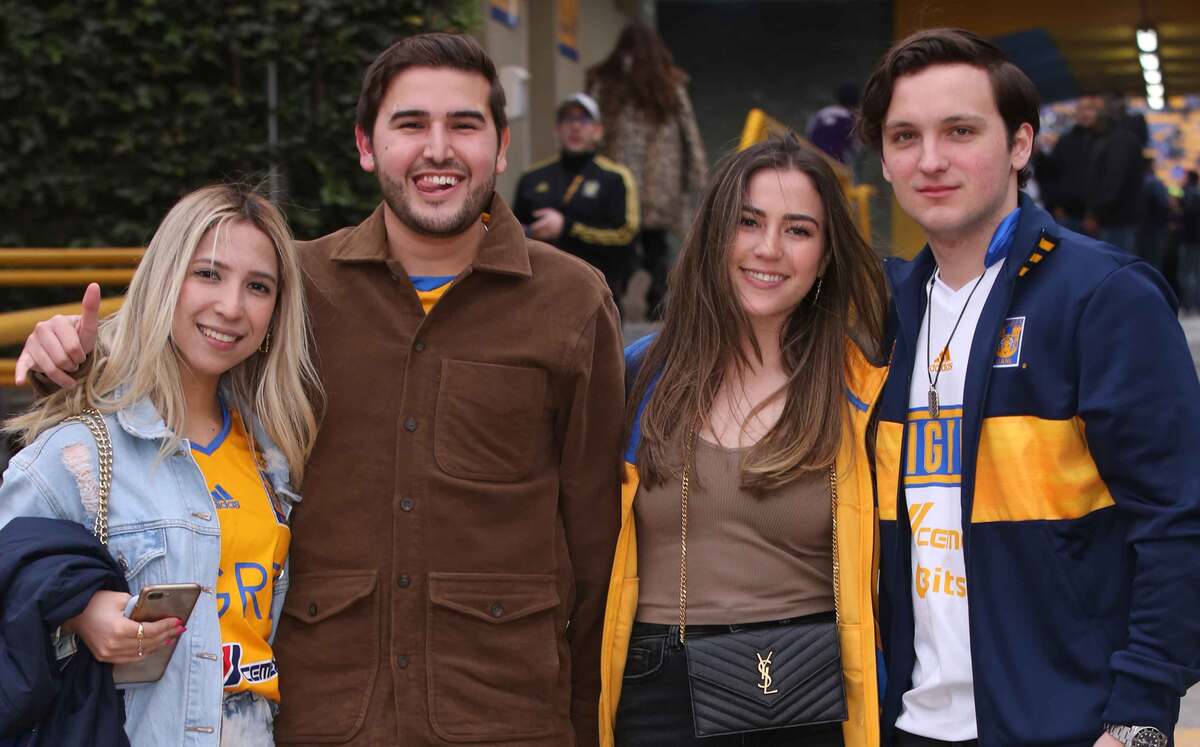 Valeria Briones, Héctor Morales, Isabella Robles Gil  y Manuel Sanmiguel