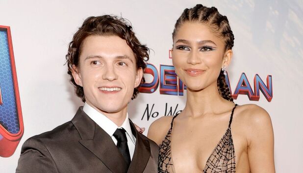 Zendaya luce anillo con iniciales de Tom Holland, ¿se comprometieron? (Getty)