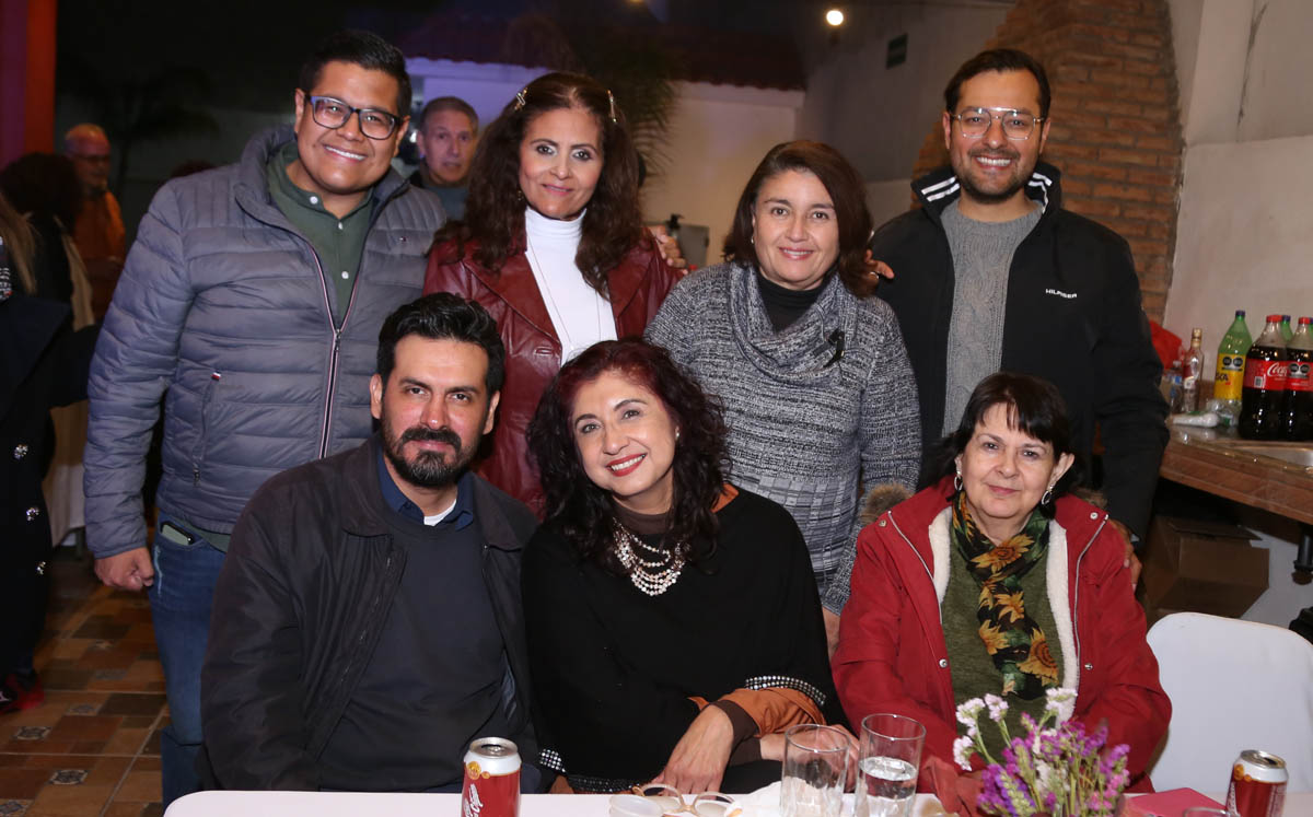 Caleb, Cecilia, Paty, Arturo, Alfredo, Teresa y Gaby