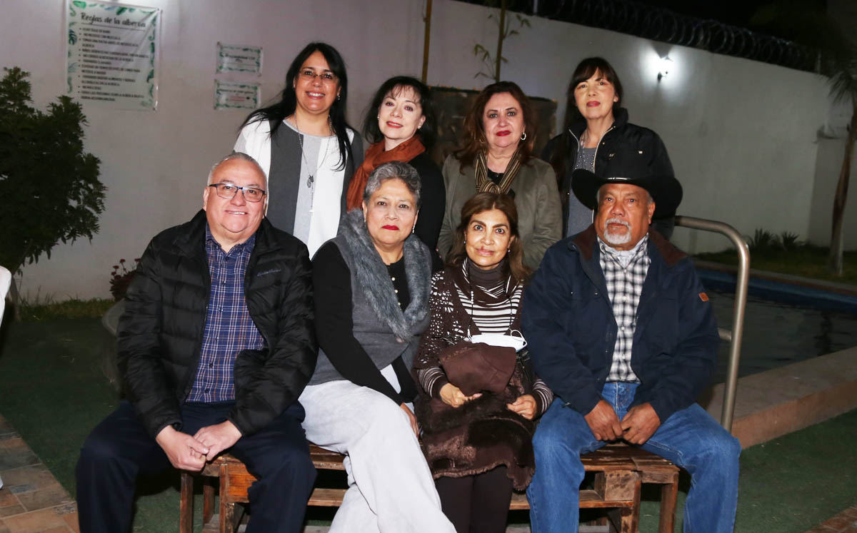 Esteban, Quiquis, Elena, Teodoro, Delia, Mayela, Lucy y Ana Rosa