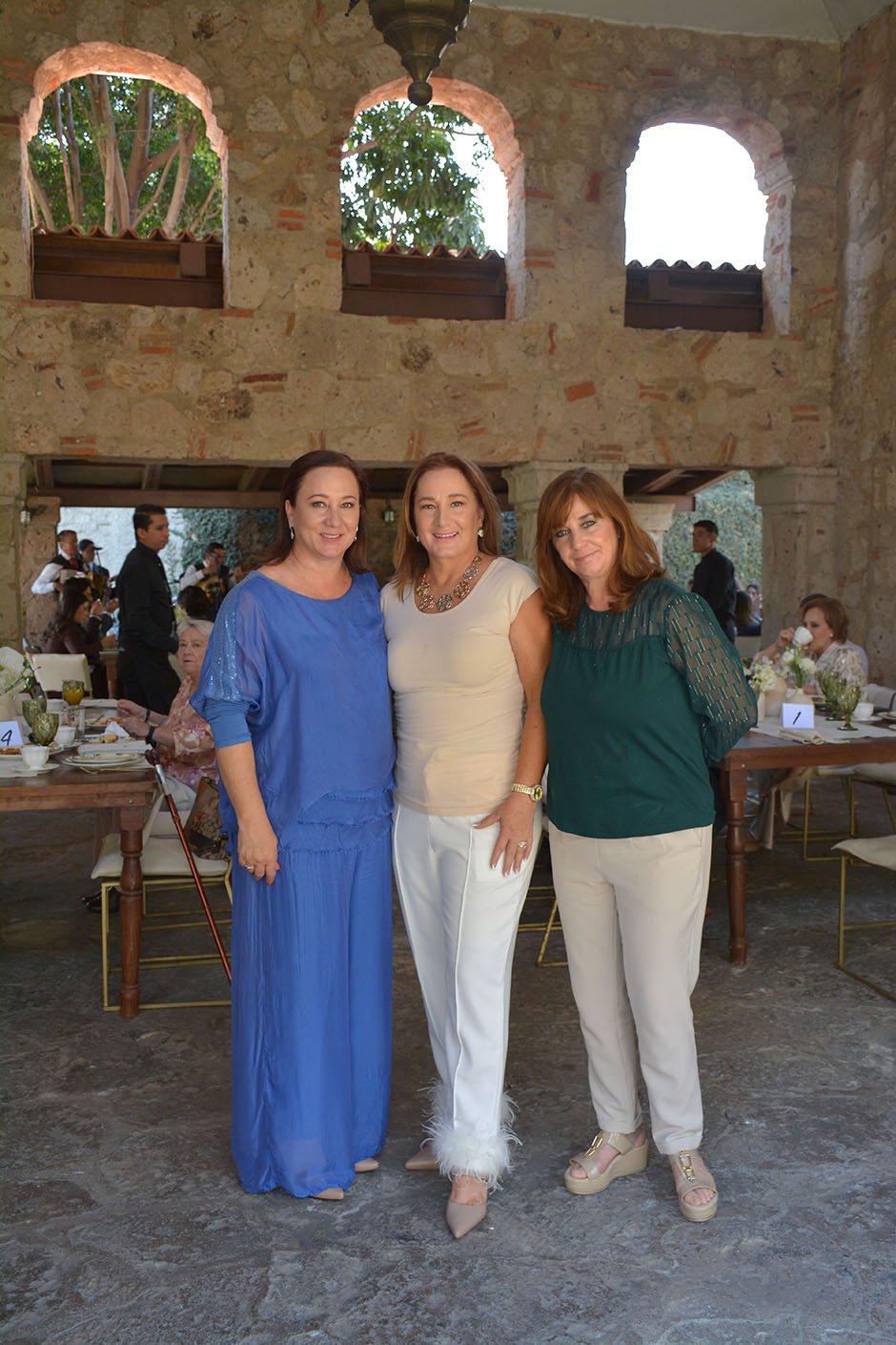 Lilian Carrera, Claudia Carrera y Adriana Carrera