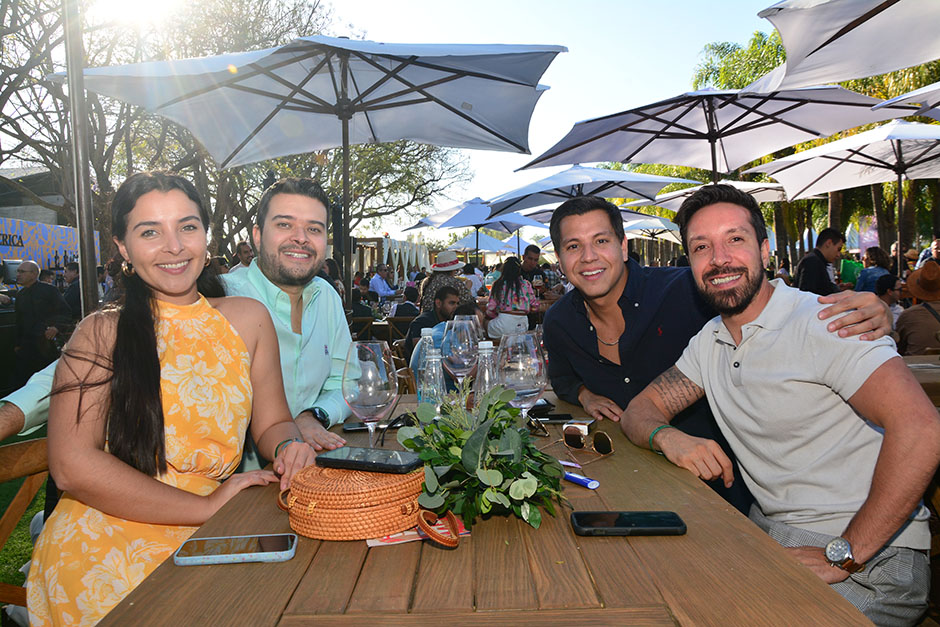 Laura Corinna Cervantes, Alejandro Schnidt, Gustavo Baez y Emilianao Muhlia
