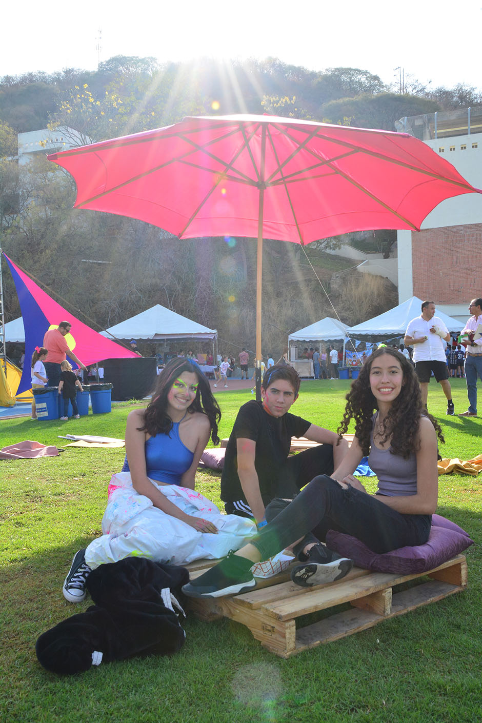 Paulina Llanes, Santiago Pérez y Regina Piña