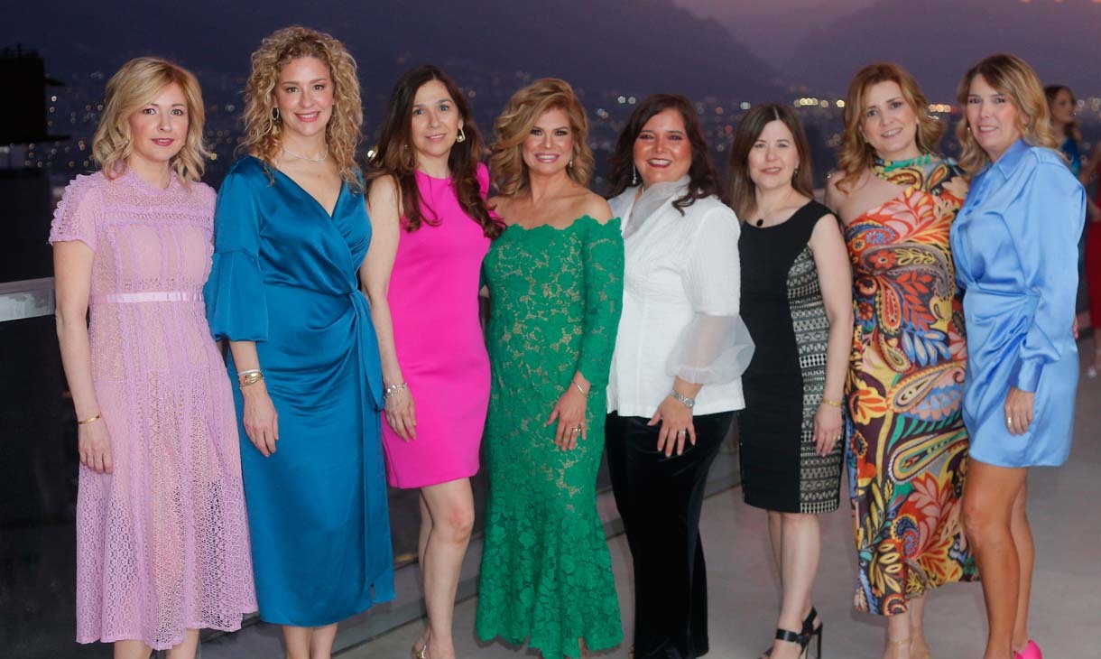 Esther Cantu, Rosana Cantu, Diana Cantu, Magda Chapa, Maru Tijerina, Claudia Leal, Lucinda Lozano y Lucila Tijerina