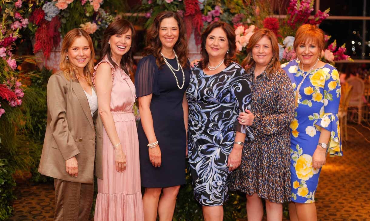 Elisa Arreola, Brenda Guerra, Mary Cantú, Martha Treviño, Rosy Lozano y Sandra Luz Garza