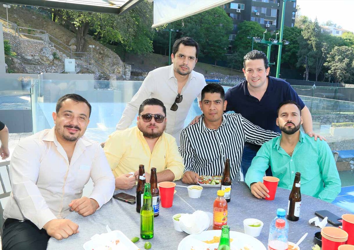 Alan Pouda, Miguel Marquez, Mauricio Villarreal Arturo Valdez, Orlando Guzman y Rodrigo Guzman