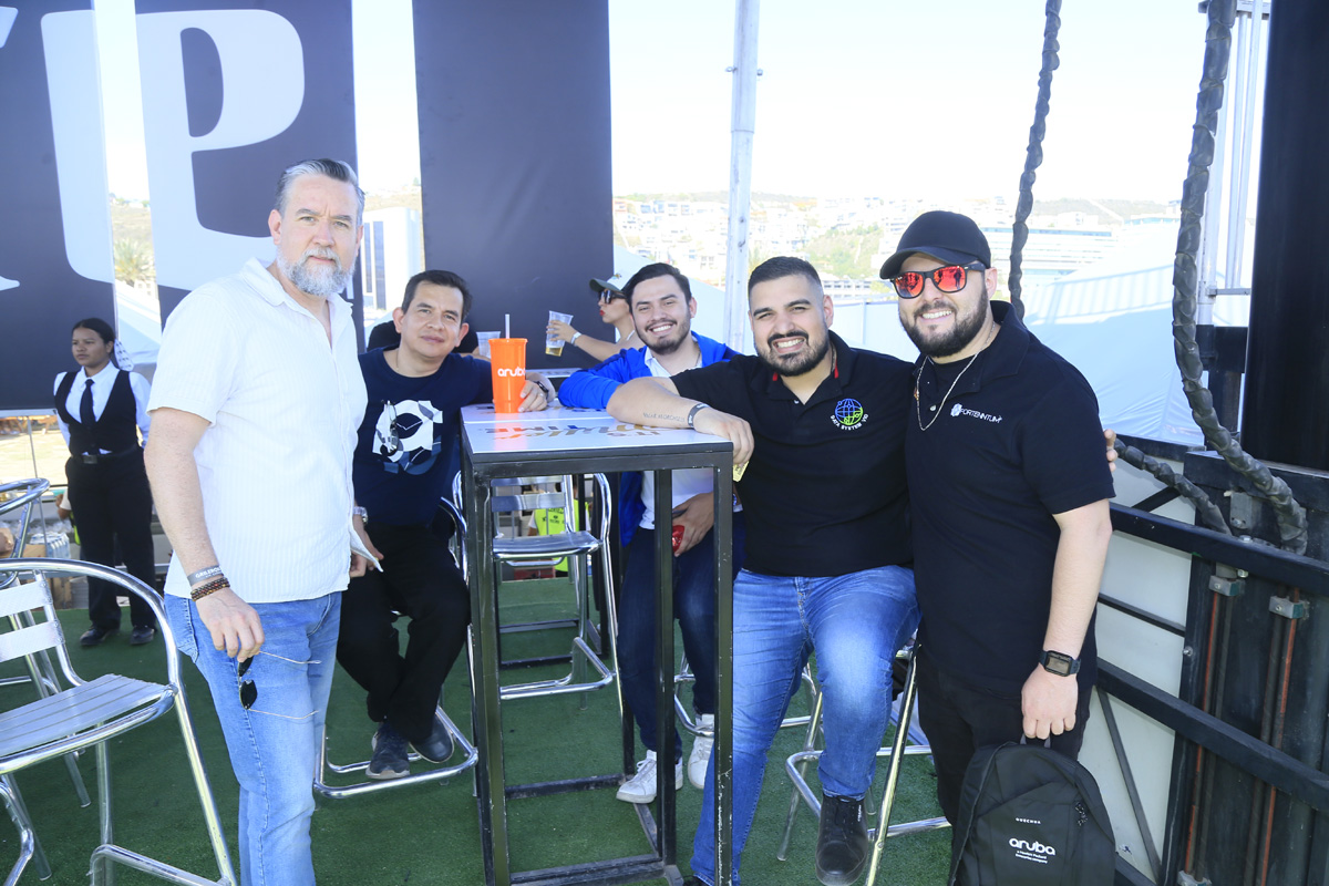 Héctor Rendón, Cervando Robledo, Jonathan Loredo, Ángel Montemayor y Jacobo Páez