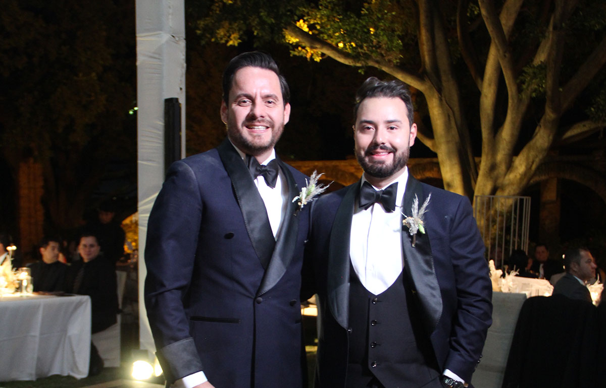 01 Eduardo Paredes Berrelleza y Érik Pérez Casillas